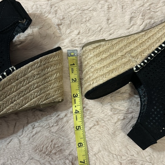 Daisy Fuentes 7.5M Rory - Picture 6 of 17